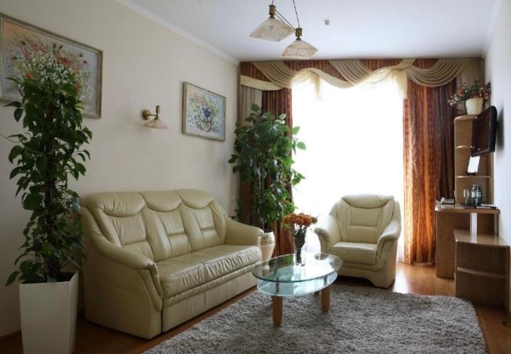 Соняхи Hotel Zimna Voda Eksteriør billede