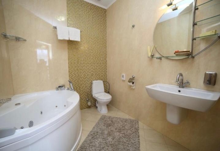Соняхи Hotel Zimna Voda Eksteriør billede